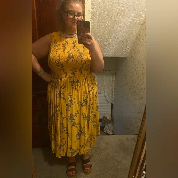 Torrid Women’s Plus size Yellow Floral Midi Dress Size 4x NWT - Picture 9 of 9